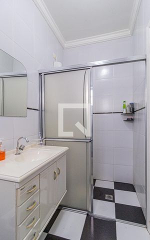 Casa à venda com 292m², 4 quartos e 5 vagasBanheiro da suíte 1
