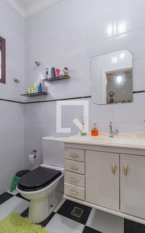 Casa à venda com 292m², 4 quartos e 5 vagasBanheiro da suíte 1
