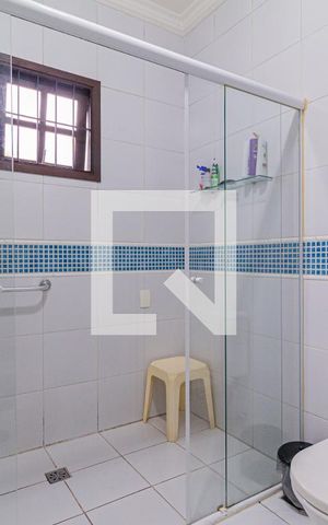 Casa à venda com 292m², 4 quartos e 5 vagasBanheiro da suíte 3
