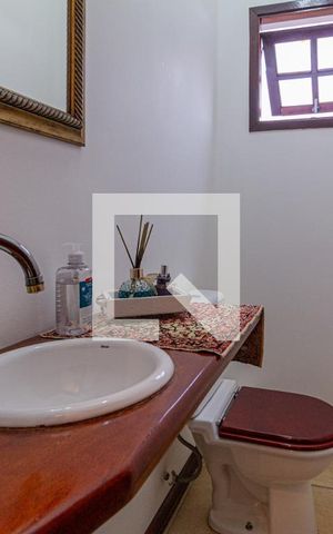 Casa à venda com 292m², 4 quartos e 5 vagasLavabo