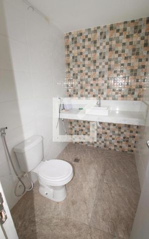 Casa à venda com 260m², 4 quartos e 2 vagasBanheiro piscina