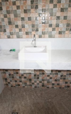 Casa à venda com 260m², 4 quartos e 2 vagasBanheiro piscina