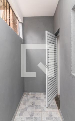 Studio para alugar com 30m², 1 quarto e sem vaga Studio para alugar com 30m², 1 quarto e sem vagaÁrea de Serviço