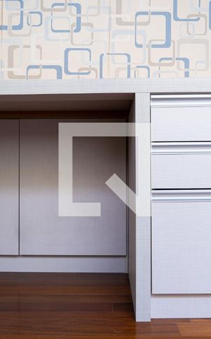 Casa à venda com 148m², 3 quartos e 2 vagas Casa à venda com 148m², 3 quartos e 2 vagasEscritório