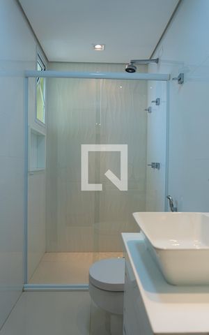 Casa à venda com 148m², 3 quartos e 2 vagas Casa à venda com 148m², 3 quartos e 2 vagasBanheiro da Suíte 3