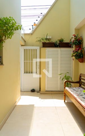 Casa à venda com 148m², 3 quartos e 2 vagas Casa à venda com 148m², 3 quartos e 2 vagasJardim