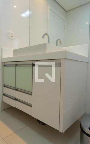 Casa à venda com 148m², 3 quartos e 2 vagas Casa à venda com 148m², 3 quartos e 2 vagasBanheiro da Suíte