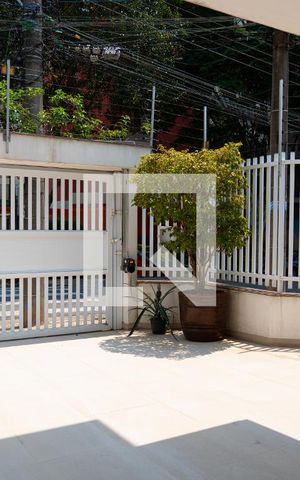 Casa à venda com 148m², 3 quartos e 2 vagas Casa à venda com 148m², 3 quartos e 2 vagasGaragem