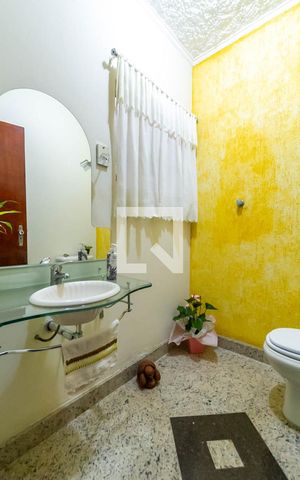 Casa à venda com 291m², 3 quartos e 6 vagasLavabo