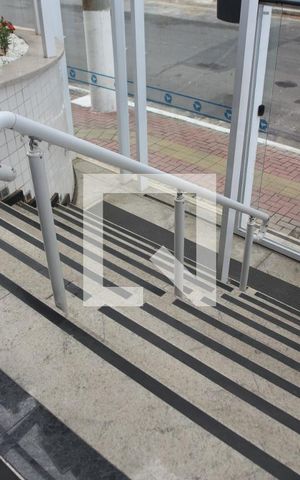 Apartamento para alugar com 94m², 2 quartos e 2 vagasEscada
