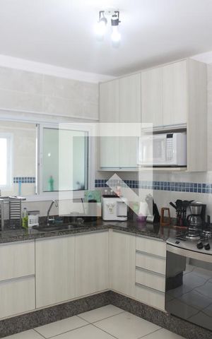 Apartamento para alugar com 94m², 2 quartos e 2 vagasCozinha