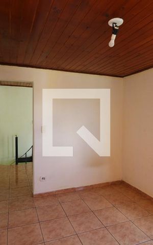 Casa para alugar com 80m², 2 quartos e 1 vagaQuarto