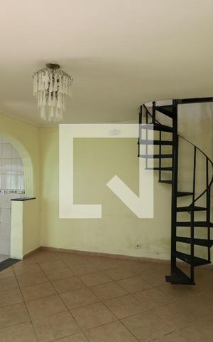 Casa para alugar com 80m², 2 quartos e 1 vagaSala