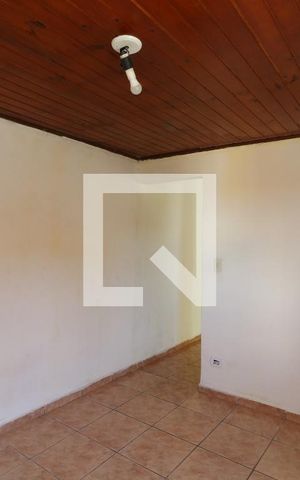 Casa para alugar com 80m², 2 quartos e 1 vagaQuarto