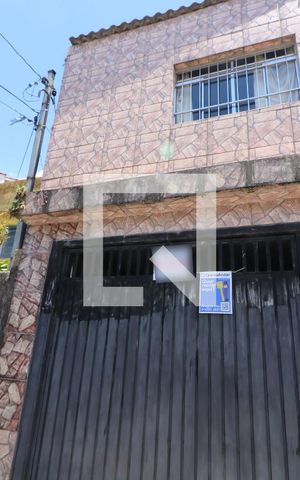 Casa para alugar com 80m², 2 quartos e 1 vagaFachada
