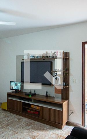 Casa à venda com 162m², 5 quartos e 2 vagas Casa à venda com 162m², 5 quartos e 2 vagasSala