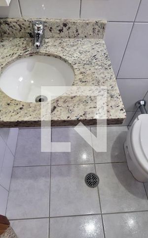 Casa à venda com 190m², 3 quartos e 3 vagasSuíte 3 - Banheiro