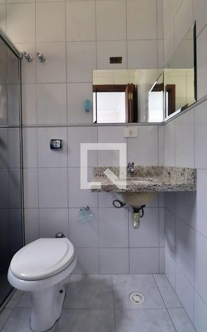 Casa à venda com 190m², 3 quartos e 3 vagasSuíte 2 - Banheiro
