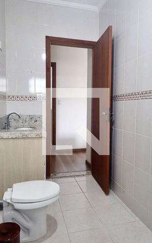Casa à venda com 190m², 3 quartos e 3 vagasSuíte 1 - Banheiro