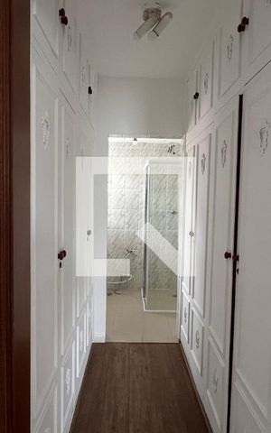 Apartamento à venda com 181m², 3 quartos e 2 vagas Apartamento à venda com 181m², 3 quartos e 2 vagasCloset da suíte