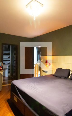 Casa à venda com 384m², 4 quartos e 7 vagas Casa à venda com 384m², 4 quartos e 7 vagasSuíte