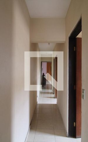 Casa à venda com 178m², 4 quartos e 2 vagasCorredor