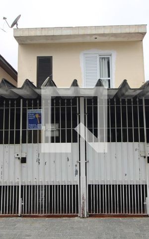 Casa à venda com 178m², 4 quartos e 2 vagasFachada
