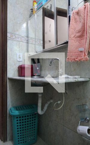 Casa à venda com 178m², 4 quartos e 2 vagasBanheiro 2