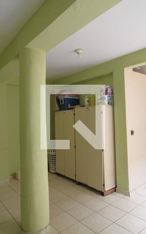Casa à venda com 178m², 4 quartos e 2 vagasFundos da casa