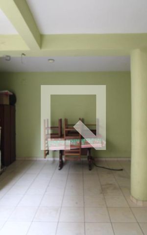 Casa à venda com 178m², 4 quartos e 2 vagasFundos da casa