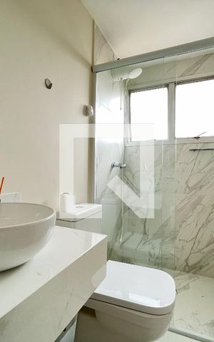 Casa de condomínio para alugar com 42m², 1 quarto e 1 vaga Casa de condomínio para alugar com 42m², 1 quarto e 1 vagaBanheiro