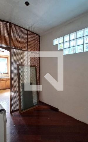 Casa à venda com 217m², 3 quartos e 3 vagas
