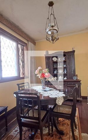 Casa à venda com 217m², 3 quartos e 3 vagas