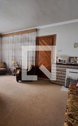 Casa à venda com 217m², 3 quartos e 3 vagas