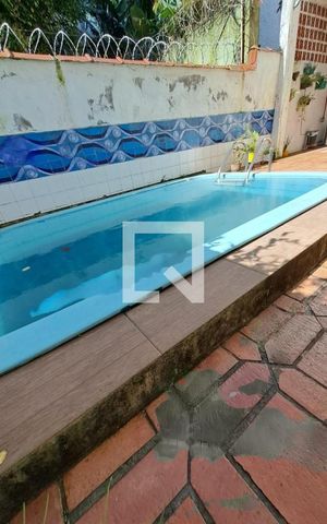 Casa à venda com 217m², 3 quartos e 3 vagas