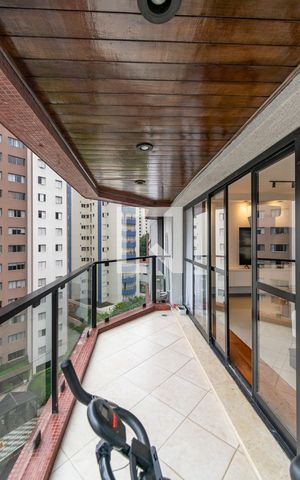 Apartamento à venda com 216m², 3 quartos e 3 vagas Apartamento à venda com 216m², 3 quartos e 3 vagasVaranda