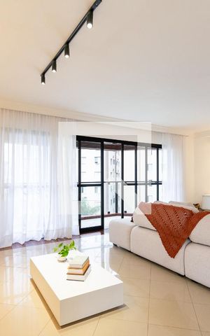 Apartamento à venda com 216m², 3 quartos e 3 vagas Apartamento à venda com 216m², 3 quartos e 3 vagasSala