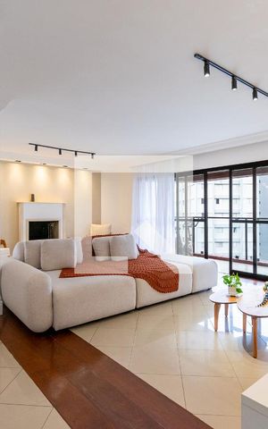 Apartamento à venda com 216m², 3 quartos e 3 vagas Apartamento à venda com 216m², 3 quartos e 3 vagasSala