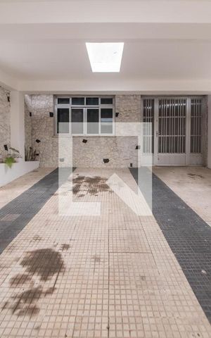 Casa para alugar com 70m², 2 quartos e 1 vaga Casa para alugar com 70m², 2 quartos e 1 vagaGaragem