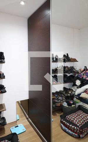 Casa à venda com 350m², 2 quartos e 2 vagasCloset