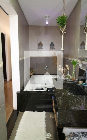 Casa à venda com 350m², 2 quartos e 2 vagasBanheiro da Suíte 1