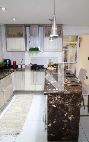 Casa à venda com 350m², 2 quartos e 2 vagasCozinha