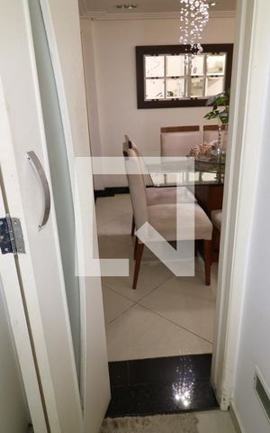 Casa à venda com 350m², 2 quartos e 2 vagasBanheiro 1