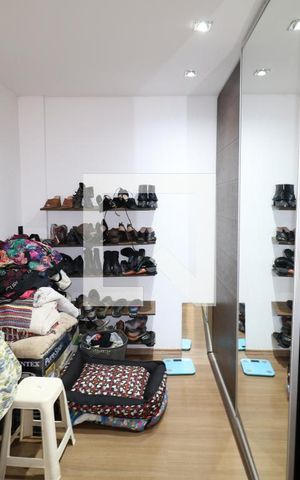 Casa à venda com 350m², 2 quartos e 2 vagasCloset