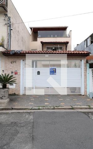 Casa à venda com 350m², 2 quartos e 2 vagasFachada