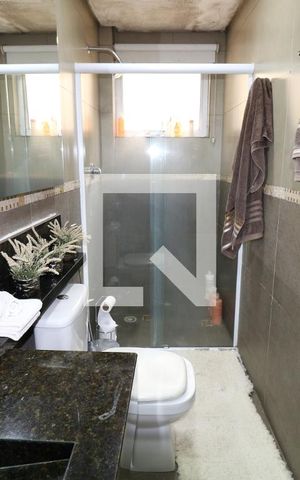 Casa à venda com 350m², 2 quartos e 2 vagasBanheiro da Suíte 1