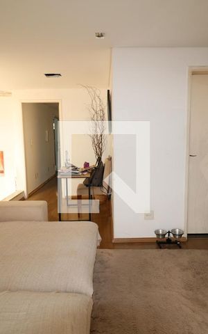 Casa à venda com 350m², 2 quartos e 2 vagasSuite 2