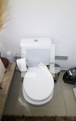 Casa à venda com 350m², 2 quartos e 2 vagasBanheiro 1