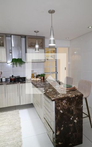 Casa à venda com 350m², 2 quartos e 2 vagasCozinha