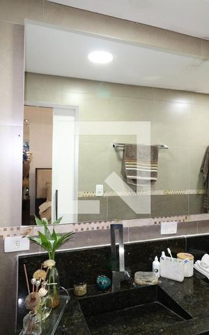 Casa à venda com 350m², 2 quartos e 2 vagasBanheiro da Suíte 1